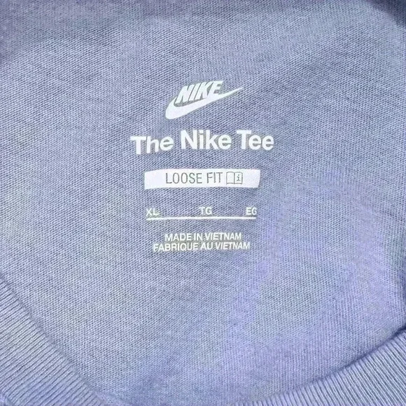 Nike The Nike Tee Loose Fit, Girls Youth Size XL, Lavender with Embroidered Logo - Picture 6 of 11